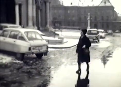 Paula Hudi ispred zgrade HNK-a u Zagrebukrajem 1970-ih