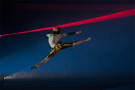 Giacomo Rovero u baletu Woolf Works, red. i kor. Wayne McGregor, gl. Max Richter, Royal Ballet, London, foto: ©2023 ROH, Asya Verzhbinsky